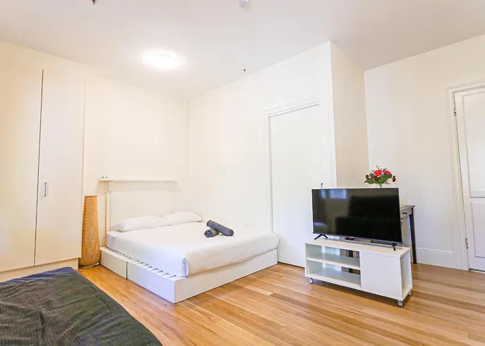 Elegant Studio Apartment With Balcony Surry Hills 6